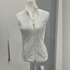White Leather Jacket with High Collar and Fitted Silhouette